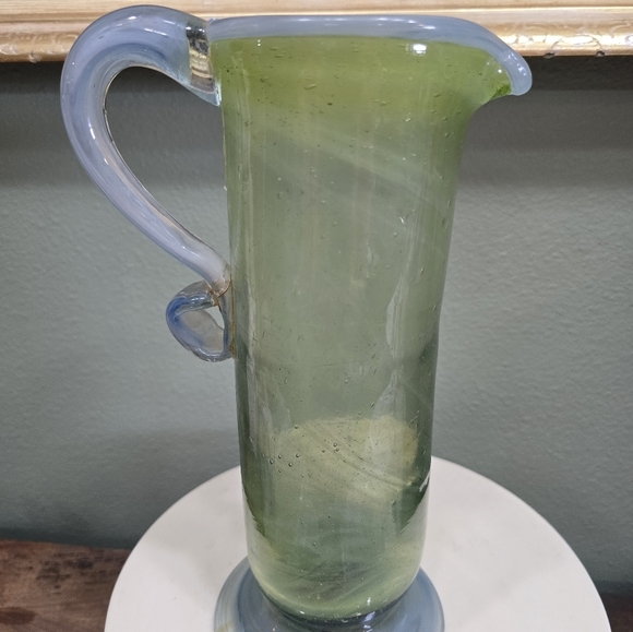 Elegant Green and Blue Handblown Glass Vase, Vintage - Picture 5 of 5